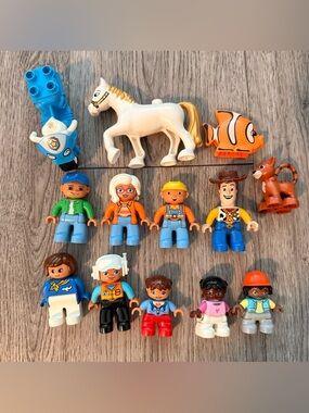 Lego Duplo people and animals lot